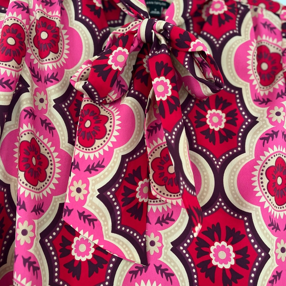 Ann Taylor Floral Mixed Media Tie Neck in Melrose Pink Top Blouse Size Small - Picture 12 of 16